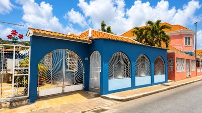 /international/cw/124-roodeweg-willemstad-otrobanda-310108277932/