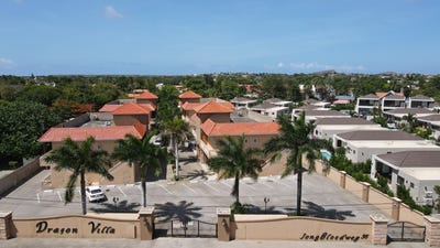 /international/cw/dragon-villas-spacious-apartment-in-a-central-location-in-jongbloed-jongbloed-curacao-jongbloed-curacao-120088124038/?lang=de