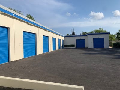 /international/cw/santa-rosaweg-centrally-located-multifunctional-storage-unit-50m2-santa-rosa-curacao-santa-rosa-curacao-120076721296/?lang=de