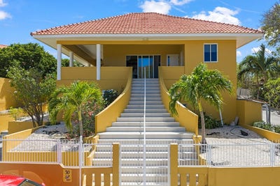 /international/cw/for-sale-coco-student-house-investment-property-10-units-curacao-otrobanda-curacao-otrobanda-curacao-310108329906/
