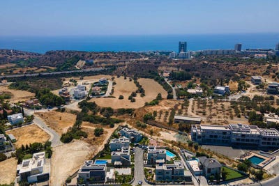 /international/cy/agios-tychon-limassol-310105297423/