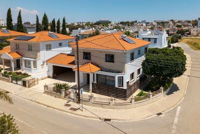 /international/cy/latsia-nicosia-310108988796/?lang=id