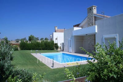 /international/cy/monagroulli-limassol-310102397644/