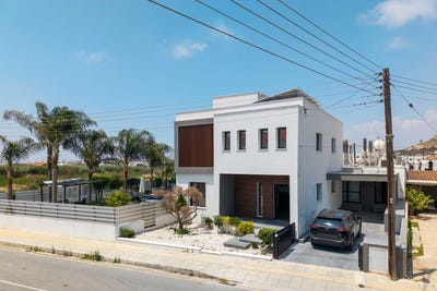 /international/cy/oroklini-larnaca-310108861205/?lang=th