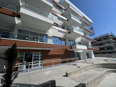 /international/cy/limassol-limassol-310106195210/