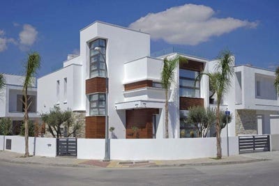 /international/cy/livadia-larnaca-310099467836/