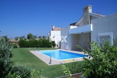 /international/cy/monagroulli-limassol-310105946851/