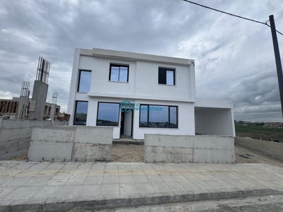 /international/cy/aradippou-larnaca-310108995924/?lang=id