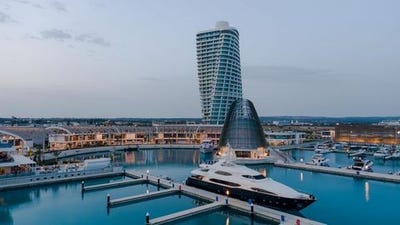 /international/cy/paralimni-famagusta-310106198075/