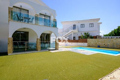 /international/cy/lakki-paphos-310108634168/