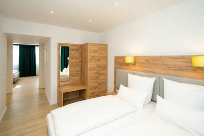 /international/de/munsterstrasse-dusseldorf-north-rhine-westphalia-310093827623/