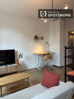 /international/de/cologne-north-rhine-westphalia-310108599172/