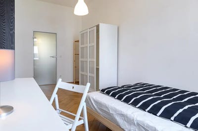 /international/de/deisenhofener-strasse-munich-bavaria-310101483615/