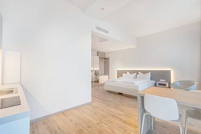/international/de/clarita-bernhard-strasse-munich-bavaria-310093830809/