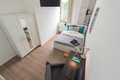 /international/de/fritz-erler-strasse-munich-bavaria-310105966293/