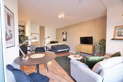 /international/de/erftstrasse-neuss-north-rhine-westphalia-310098555810/