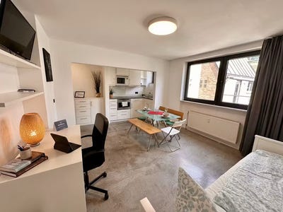 /international/de/mutter-ey-strasse-dusseldorf-north-rhine-westphalia-310109237162/