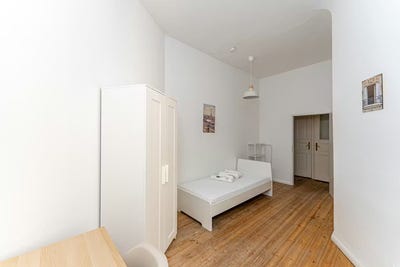 /international/de/holteistrasse-berlin-berlin-310093849461/