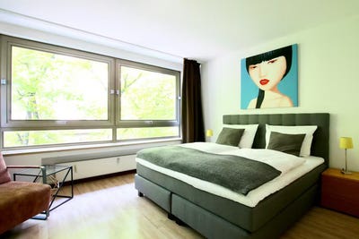 /international/de/severinskirchplatz-koln-north-rhine-westphalia-310093821011/