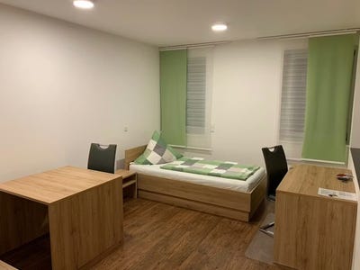 /international/de/alte-munchner-strasse-unterfohring-bavaria-310105745451/