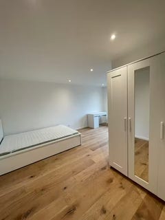 /international/de/friedrich-engels-bogen-munich-bavaria-310108083841/