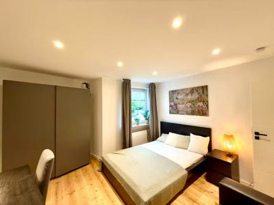 /international/de/zuricher-strasse-munich-bavaria-310108324038/