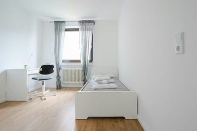 /international/de/kolner-landstrasse-dusseldorf-north-rhine-westphalia-310108671031/