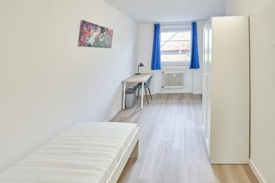 /international/de/kolner-landstrasse-dusseldorf-north-rhine-westphalia-310108671149/