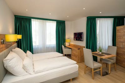 /international/de/munsterstrasse-dusseldorf-north-rhine-westphalia-310093837255/