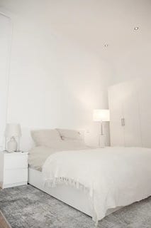 /international/de/pestalozzistrasse-berlin-berlin-310099559876/?lang=en