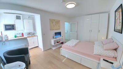 /international/de/stadtwaldgurtel-koln-north-rhine-westphalia-310093837015/
