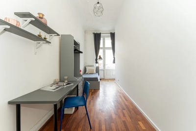 /international/de/kantstrasse-berlin-berlin-310098556597/?lang=en