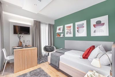 /international/de/clarita-bernhard-strasse-munich-bavaria-310099807245/
