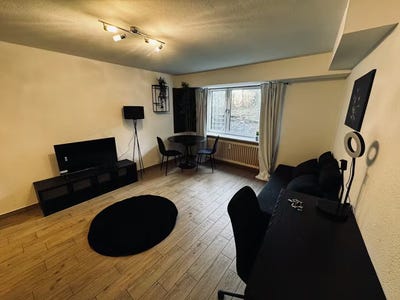 /international/de/schlesische-strasse-dusseldorf-north-rhine-westphalia-310099216501/
