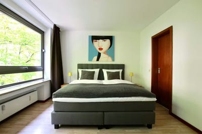 /international/de/severinskirchplatz-koln-north-rhine-westphalia-310093860044/