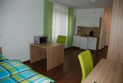 /international/de/alte-munchner-strasse-unterfohring-bavaria-310105418891/