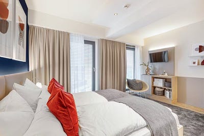 /international/de/clarita-bernhard-strasse-munich-bavaria-310093850840/
