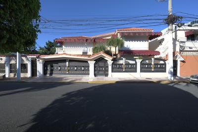 /international/do/reparto-los-tres-ojo-santo-domingo-de-guzman-distrito-nacional-310108373817/