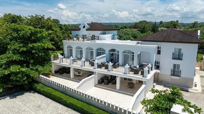 /international/do/castillo-building-sosua-puerto-plata-310108306307/