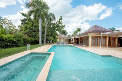 /international/do/los-cerezos-at-casa-de-campo-resort-casa-de-campo-resort-la-altagracia-province-310098639530/
