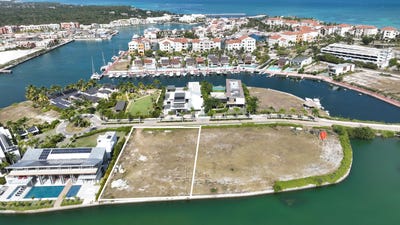 /international/do/9-la-isla-grande-punta-cana-la-altagracia-province-310095291419/