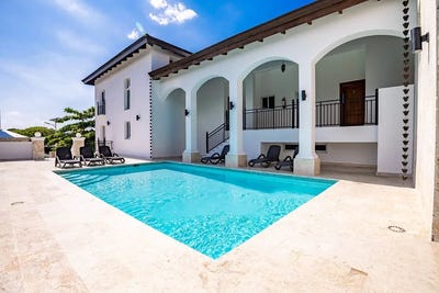/international/do/castillo-building-sosua-puerto-plata-310108307077/