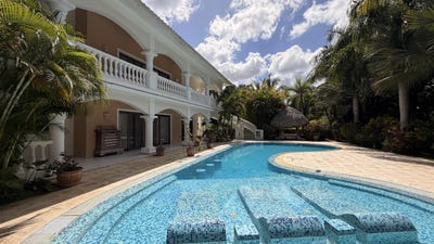 /international/do/bavaro-higuey-la-altagracia-province-310108807197/