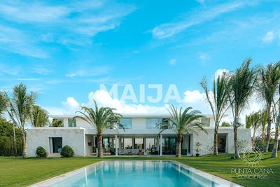 /international/do/punta-cana-luxury-golf-and-beach-villa-access-punta-cana-la-altagracia-province-120082194339/