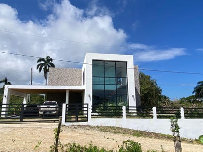 /international/do/catalina-abajo-maria-trinidad-sanchez-maria-trinidad-sanchez-province-310100786553/