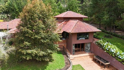/international/ec/custom-spanish-style-retreat-in-the-gated-hills-of-tutupali-a-just-20-minutes-from-cuenca-tutupali-azuay-310100360166/