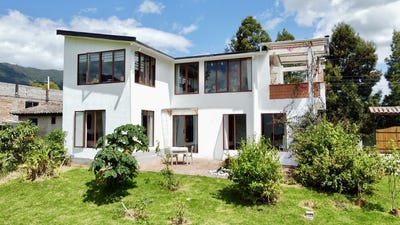 /international/ec/hillside-lake-and-mountain-panoramas-versatile-duplex-and-guest-house-mojanda-imbabura-province-310108729623/