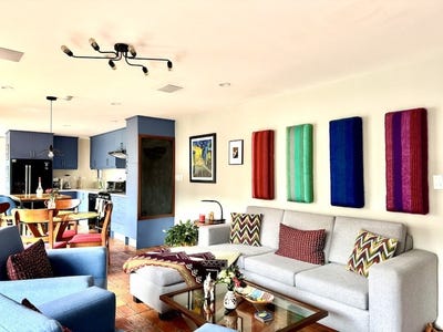 /international/ec/amazing-investor-or-future-relocation-opportunity-this-downtown-cuenca-move-in-luxury-apartment-or-airbnb-has-a-6-month-renter-in-place-affording-immediate-income-cuenca-azuay-310101018797/