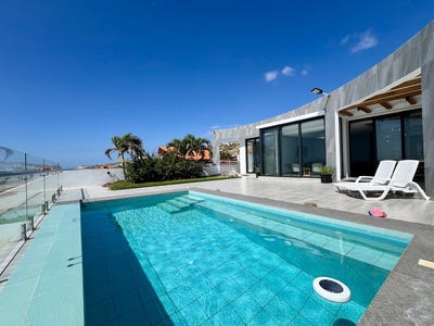 /international/ec/casa-girasol-santa-marianita-manta-modern-single-level-beachfront-home-with-direct-ocean-access-panoramic-views-santa-marianita-manta-manabi-province-310107621280/
