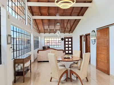 /international/ec/sunlit-haven-overlooking-scenic-mountain-views-cotacachi-imbabura-province-310106935039/